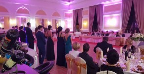 1. stužková slávnosť Tatranskej akadémie, n.o. v elegantných priestoroch Reduty Celebration. First high school graduation ceremony of Tatranská akadémia, n.o. in elegant place of Reduta Celebration 
