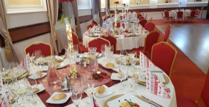 Krásny firemný večierok pre chirurgické oddelenie v elegantných priestoroch Reduty Celebration 